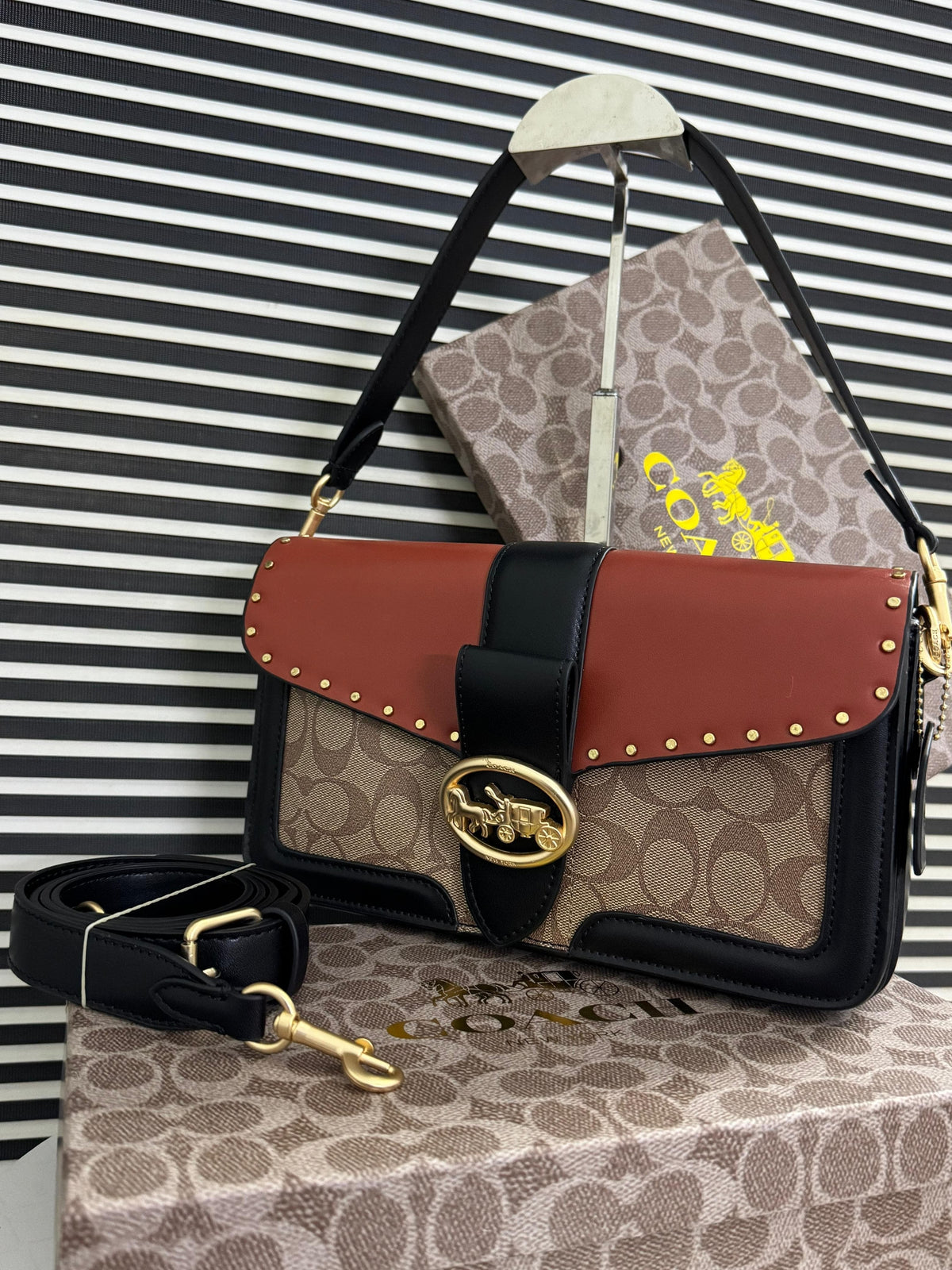 *COACH*
Georgie Shoulder Bag In Colorblock Signature Canvas & Daisy Embroidery