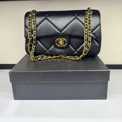 CHANEL 19 HAND BAG