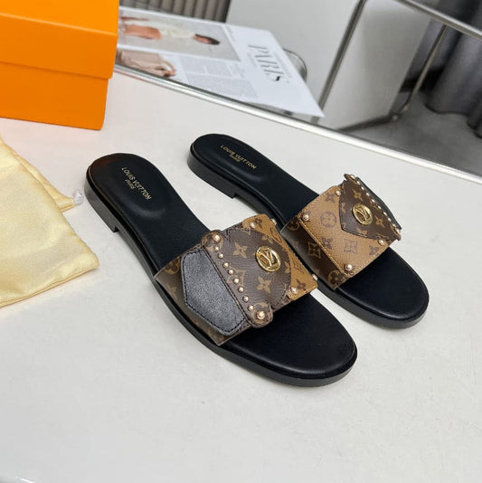 High Quality Imported Brand Logo Slipper