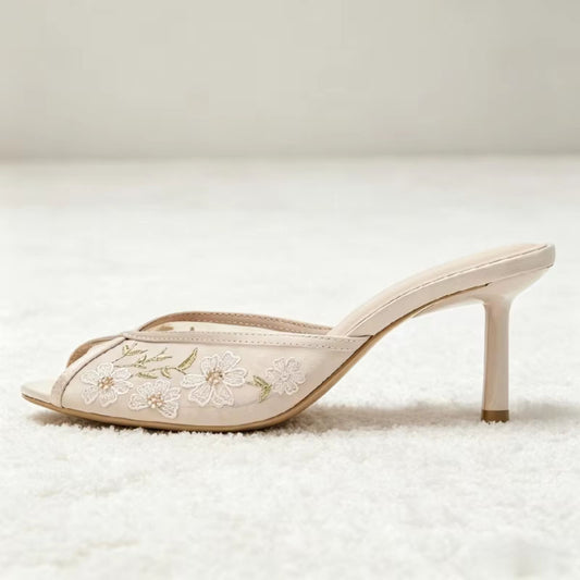 Imported Pointed Toe Brand Logo Heels