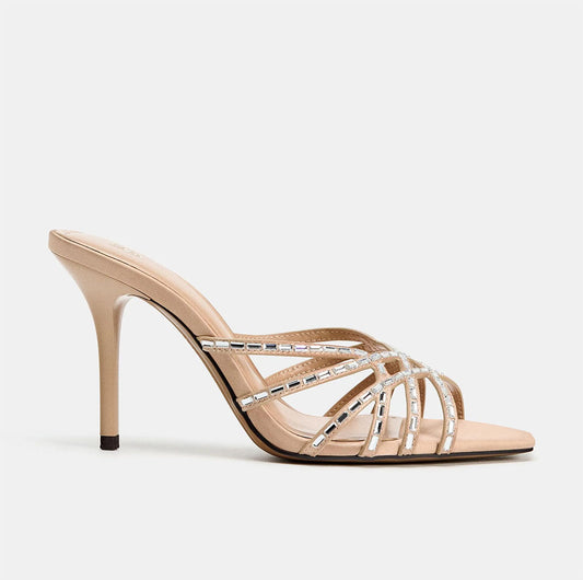 Imported Pointed Toe Brand Logo Heels