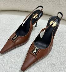 Imported Pointed Toe Brand Logo Heels