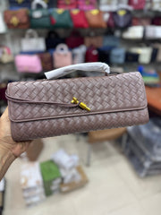 Bottega Vaneta Andiamo Clutch