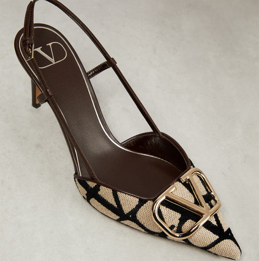 Imported Pointed Toe Brand Logo Heels