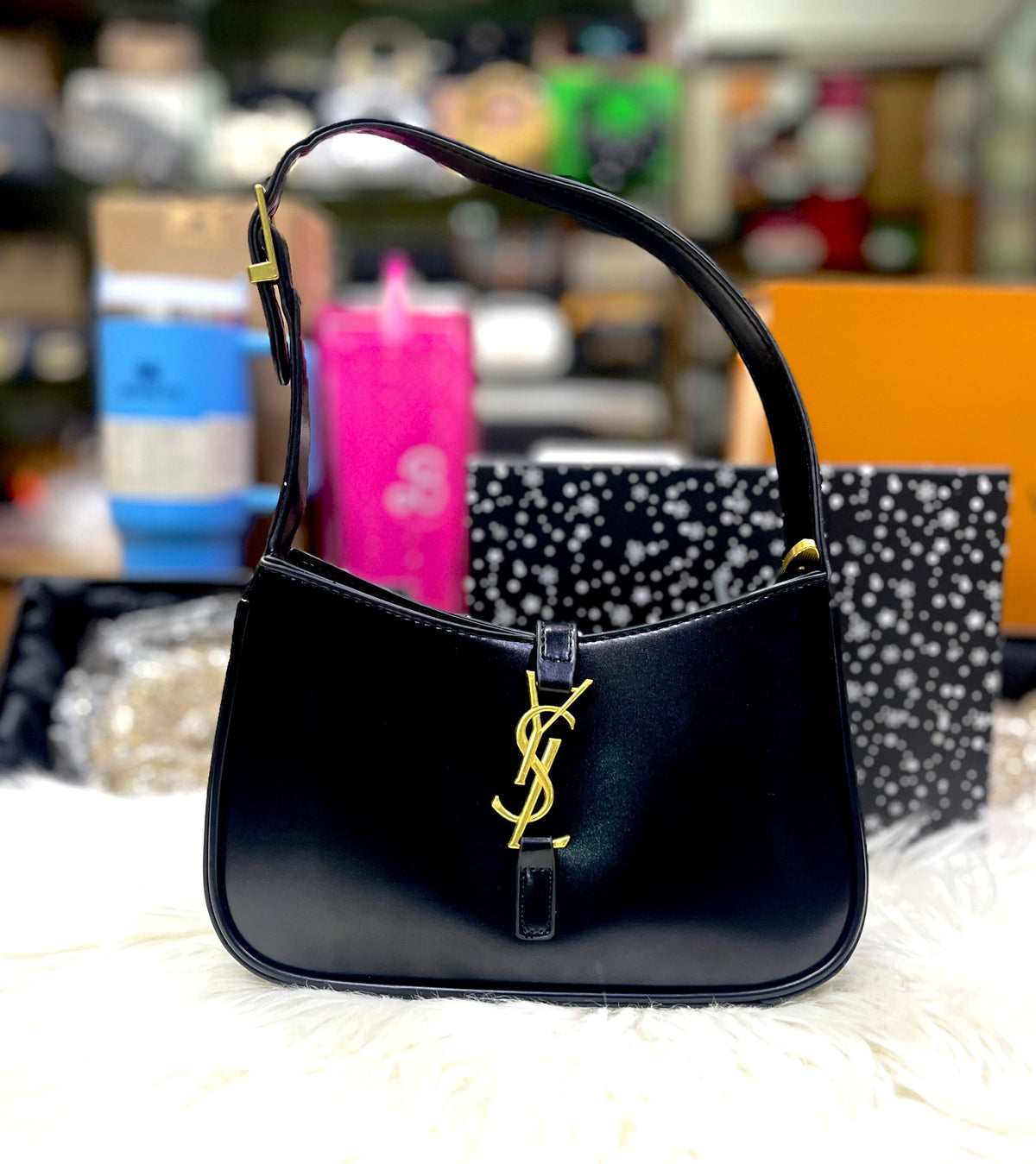 *Saint Laurent  Le 5 à 7 Leather Hobo*