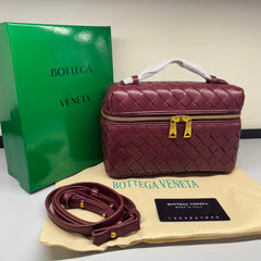 BOTTEGA VENETA BANG BANG INTRECCIATO LEATHER VANITY CASE