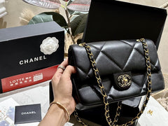 CHANEL 19 HAND BAG