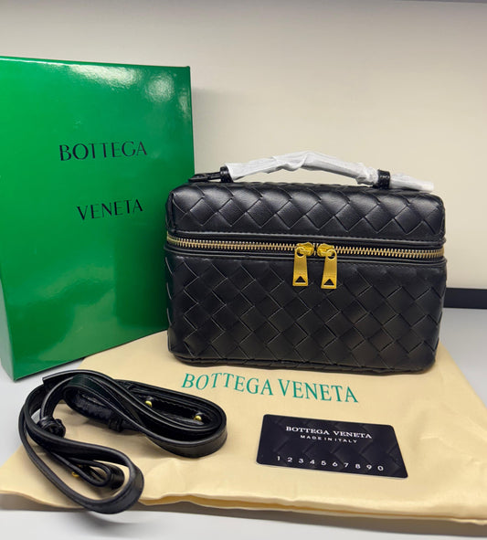 BOTTEGA VENETA BANG BANG INTRECCIATO LEATHER VANITY CASE