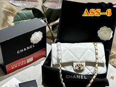 CHANEL 19 HAND BAG
