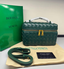 BOTTEGA VENETA BANG BANG INTRECCIATO LEATHER VANITY CASE