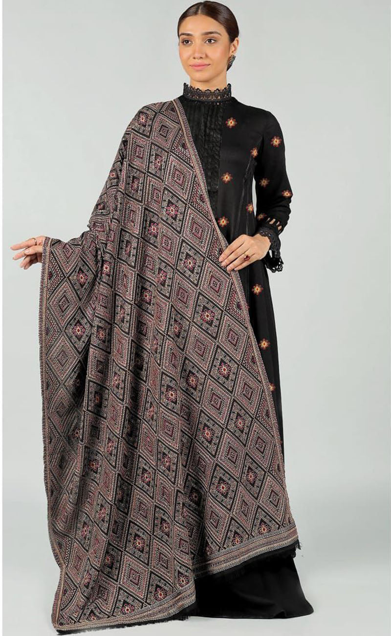 Bareeze 06 – 3 Piece Embroidered Karandi Dress